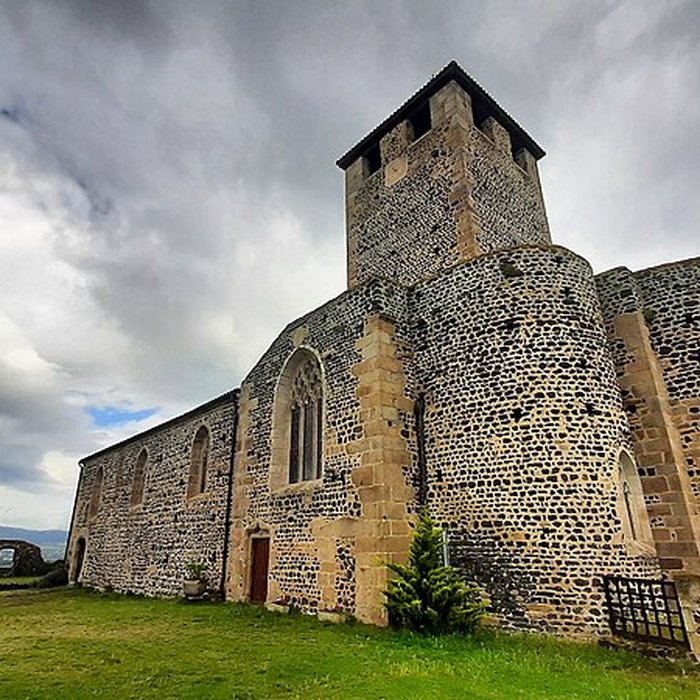 Photo de Église Saint-Pierre-et-Saint-Porchaire de Montverdun et le Prieuré