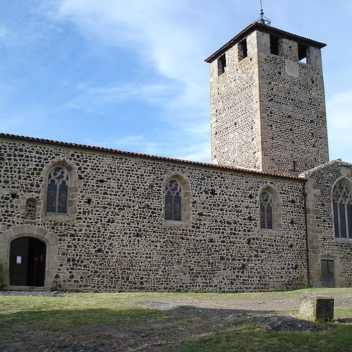 Photo de Église Saint-Pierre-et-Saint-Porchaire de Montverdun et le Prieuré