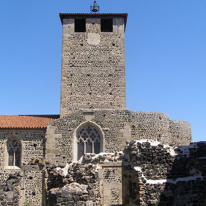 Photo de Église Saint-Pierre-et-Saint-Porchaire de Montverdun et le Prieuré