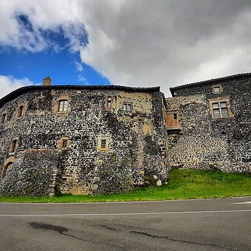 Église Saint-Pierre-et-Saint-Porchaire de Montverdun et le Prieuré