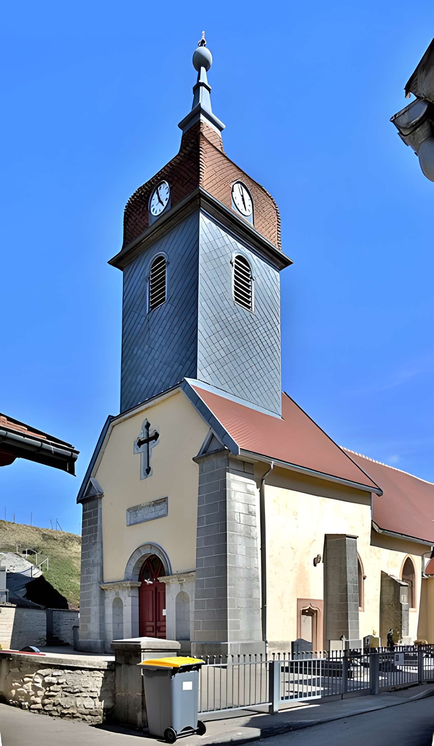 Église Saint-Point de Saint-Point-Lac