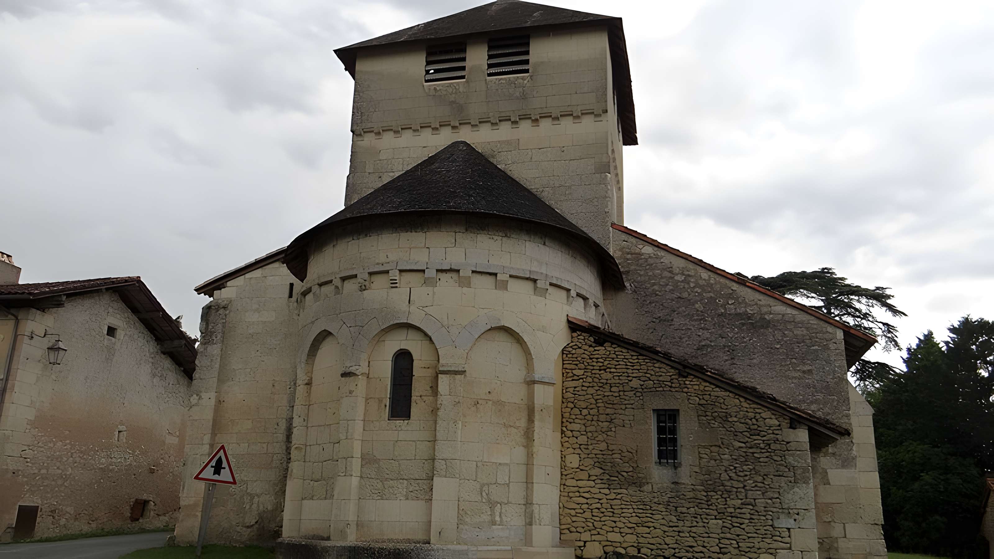 Église Saint-Privat de Saint-Privat-des-Prés