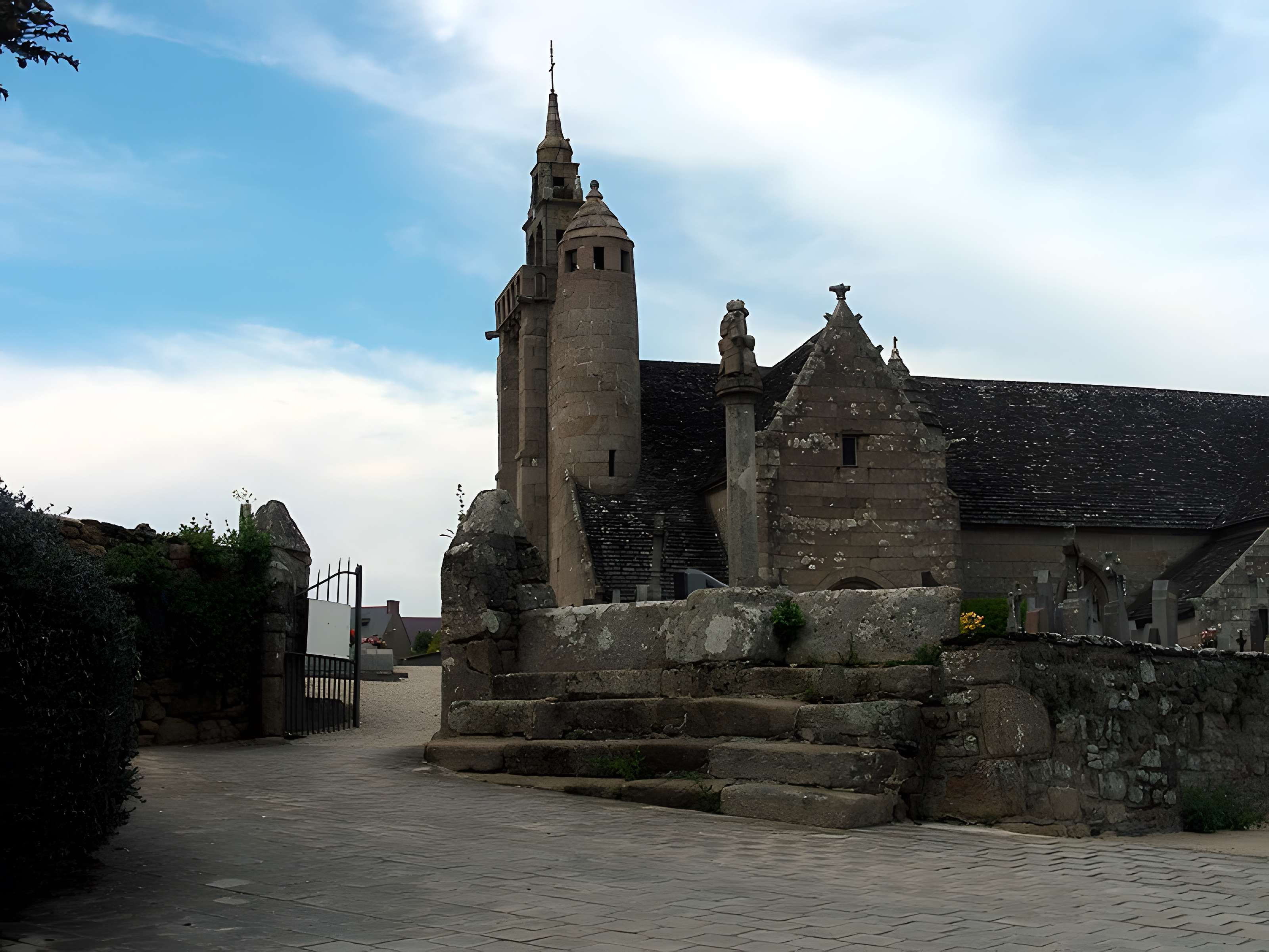 Église Saint-Quémeau de Locquémeau