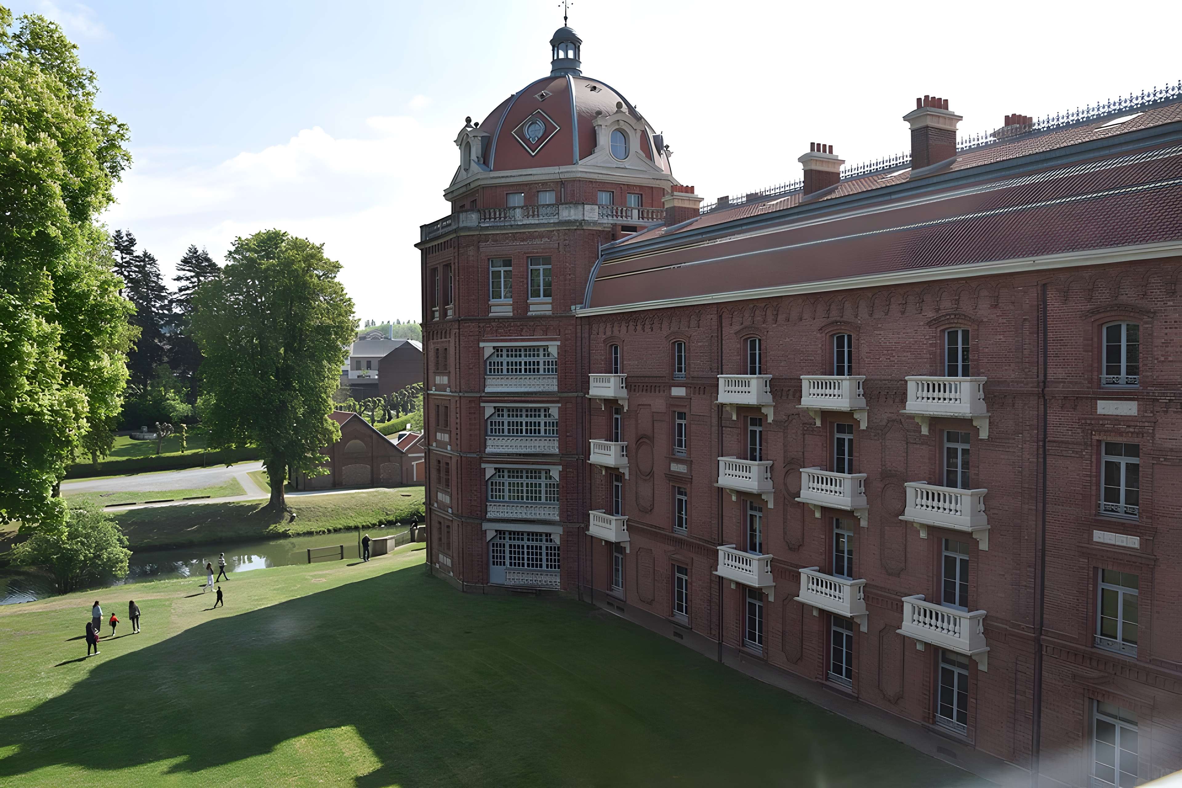 Familistère Godin de Guise