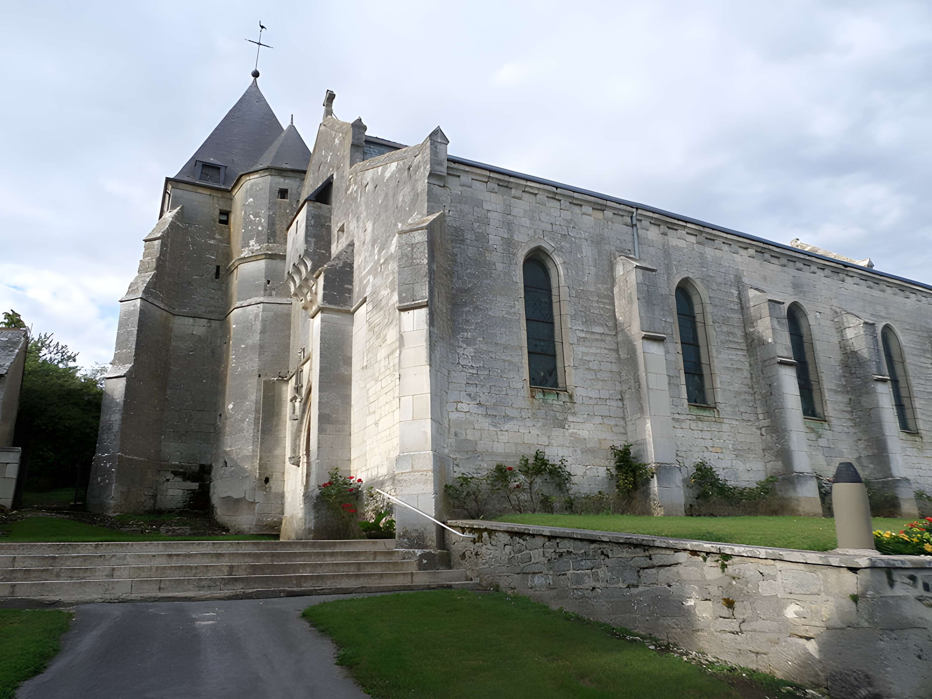 Église Saint-Remy d'Aouste
