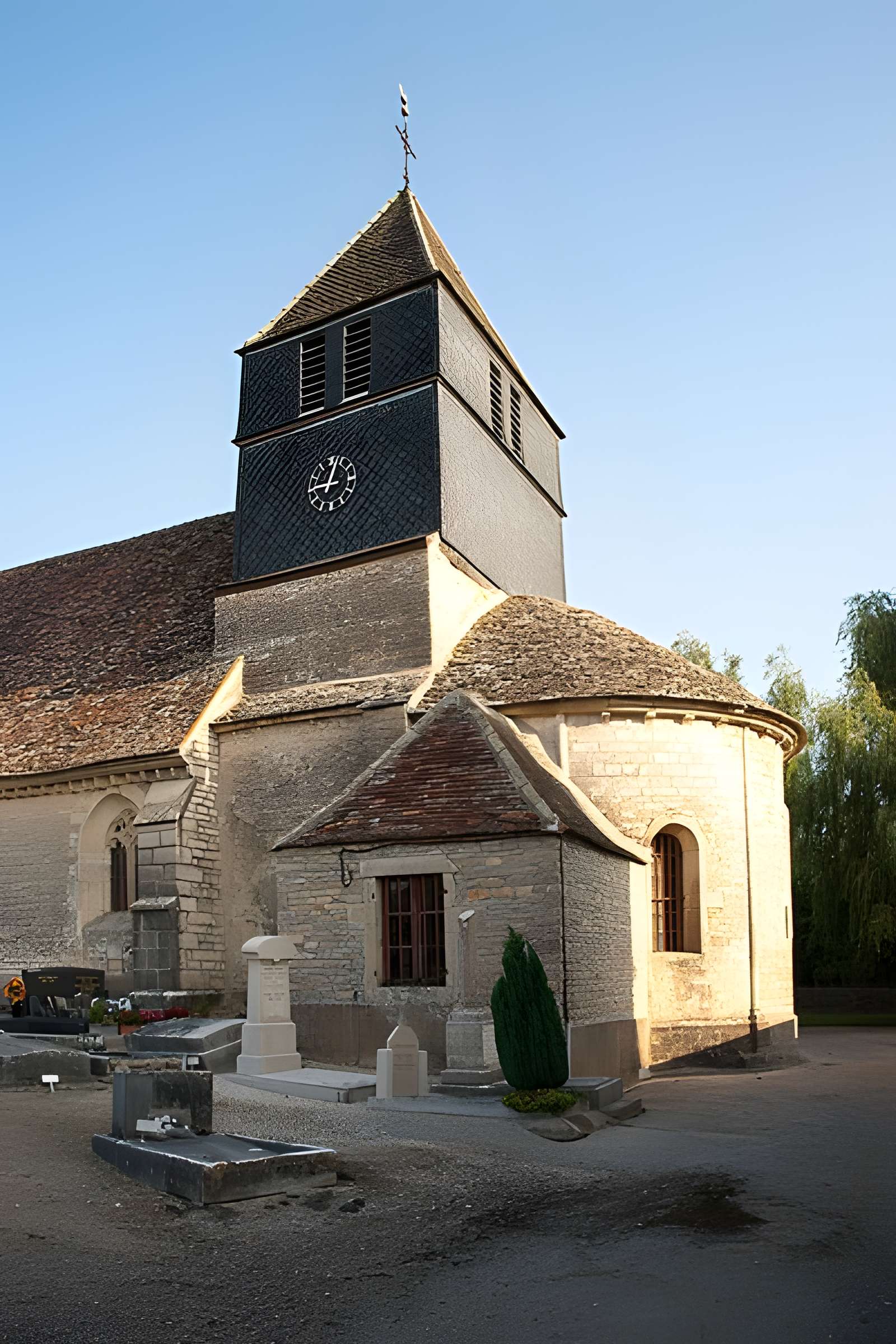Église Saint-Révérien-et-Saint-Blaise de Villy-le-Moutier