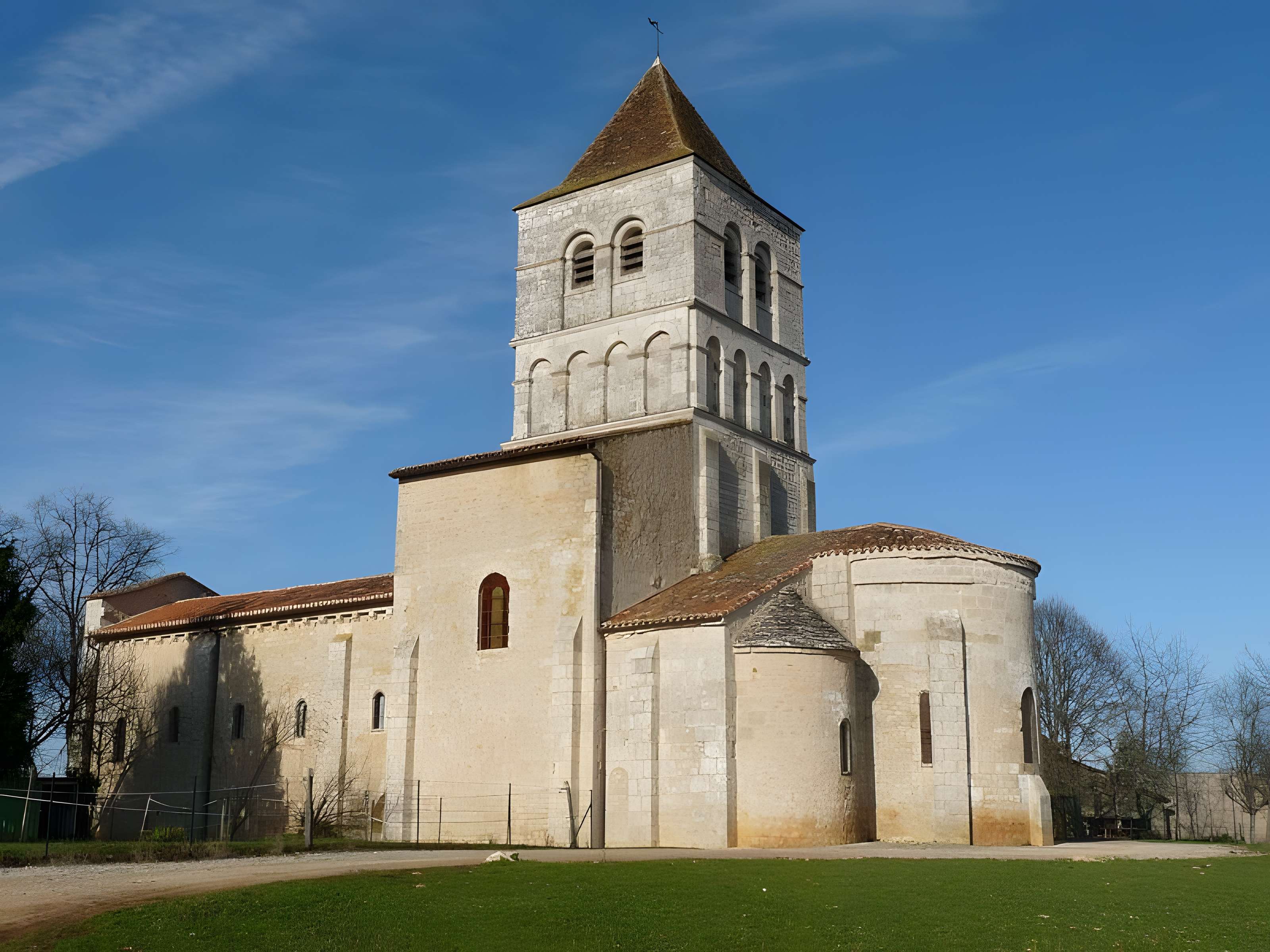 Église Saint-Robert de la Chapelle-Saint-Robert 