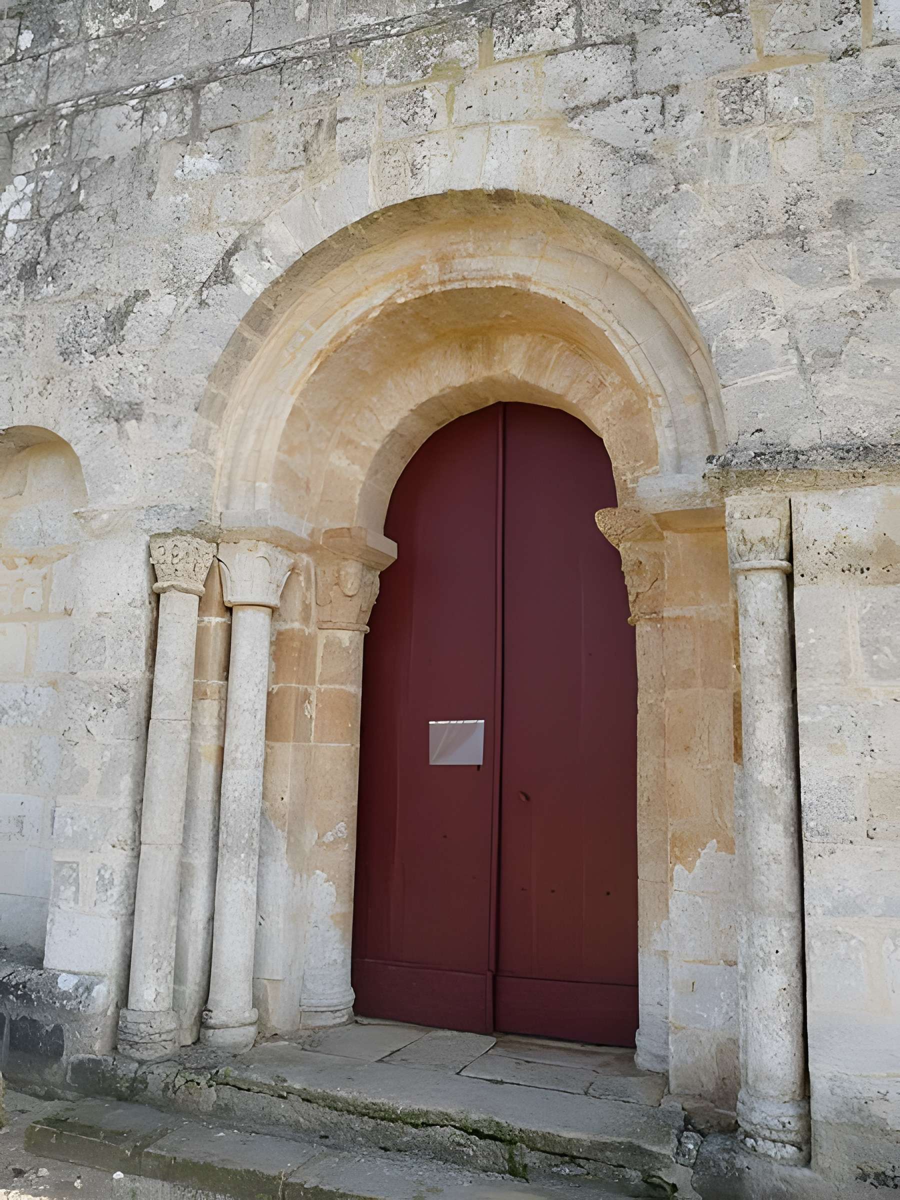 Église Saint-Robert de la Chapelle-Saint-Robert
