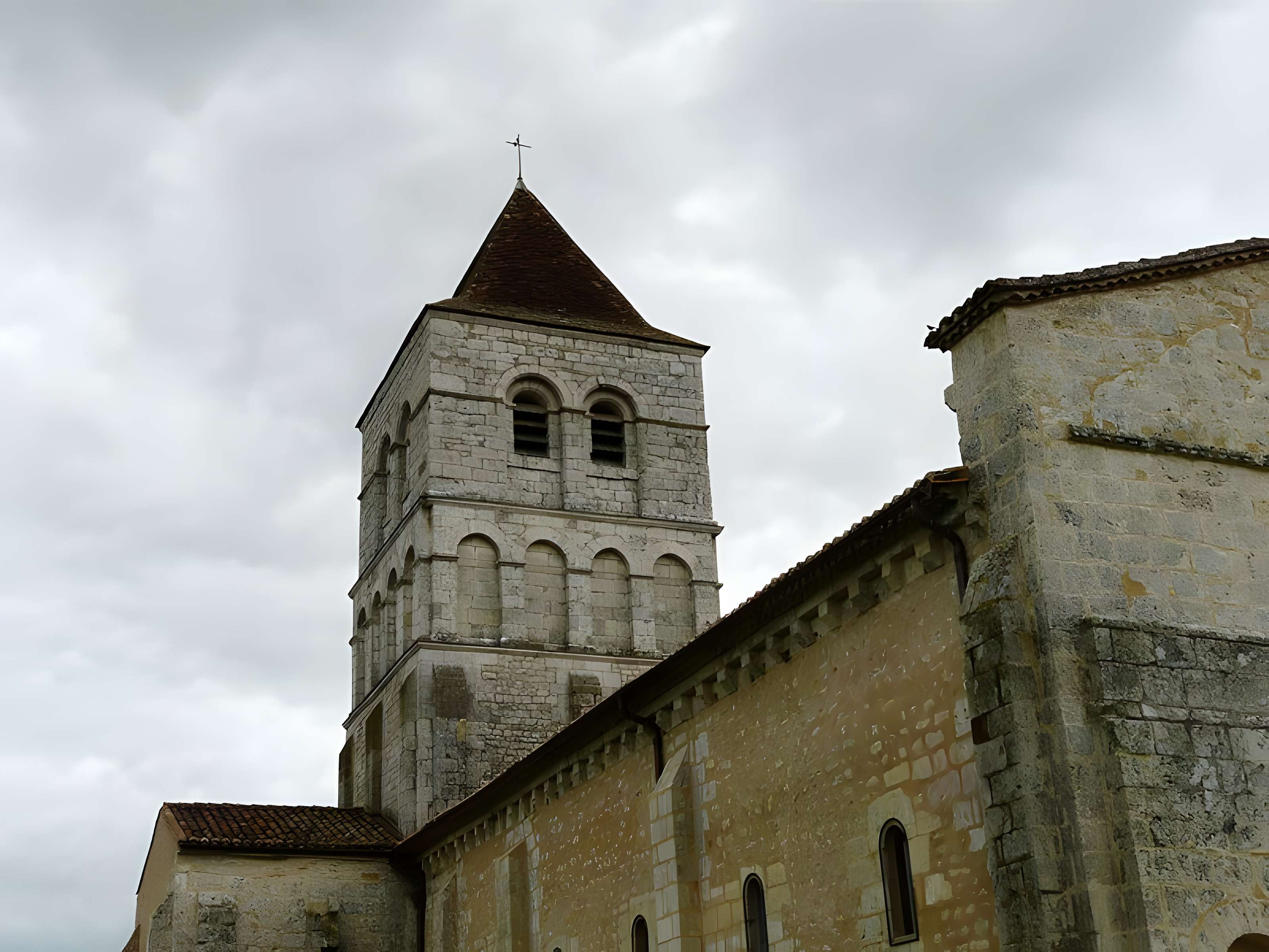 Église Saint-Robert de la Chapelle-Saint-Robert