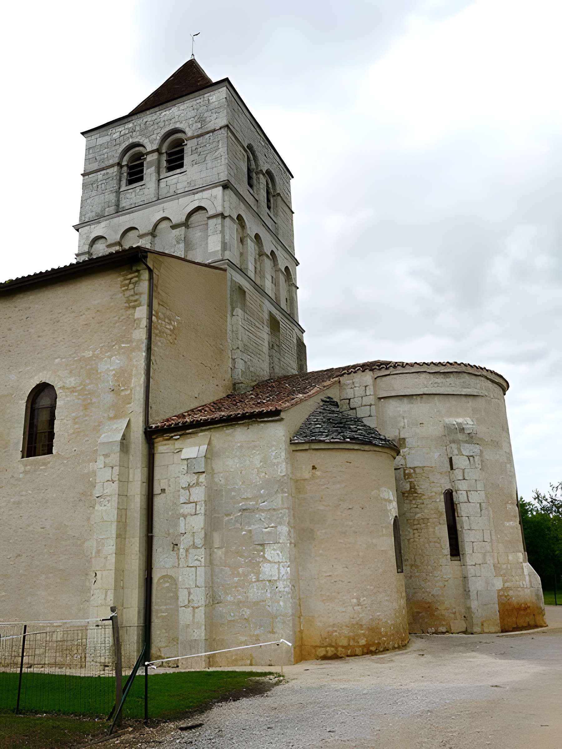 Église Saint-Robert de la Chapelle-Saint-Robert