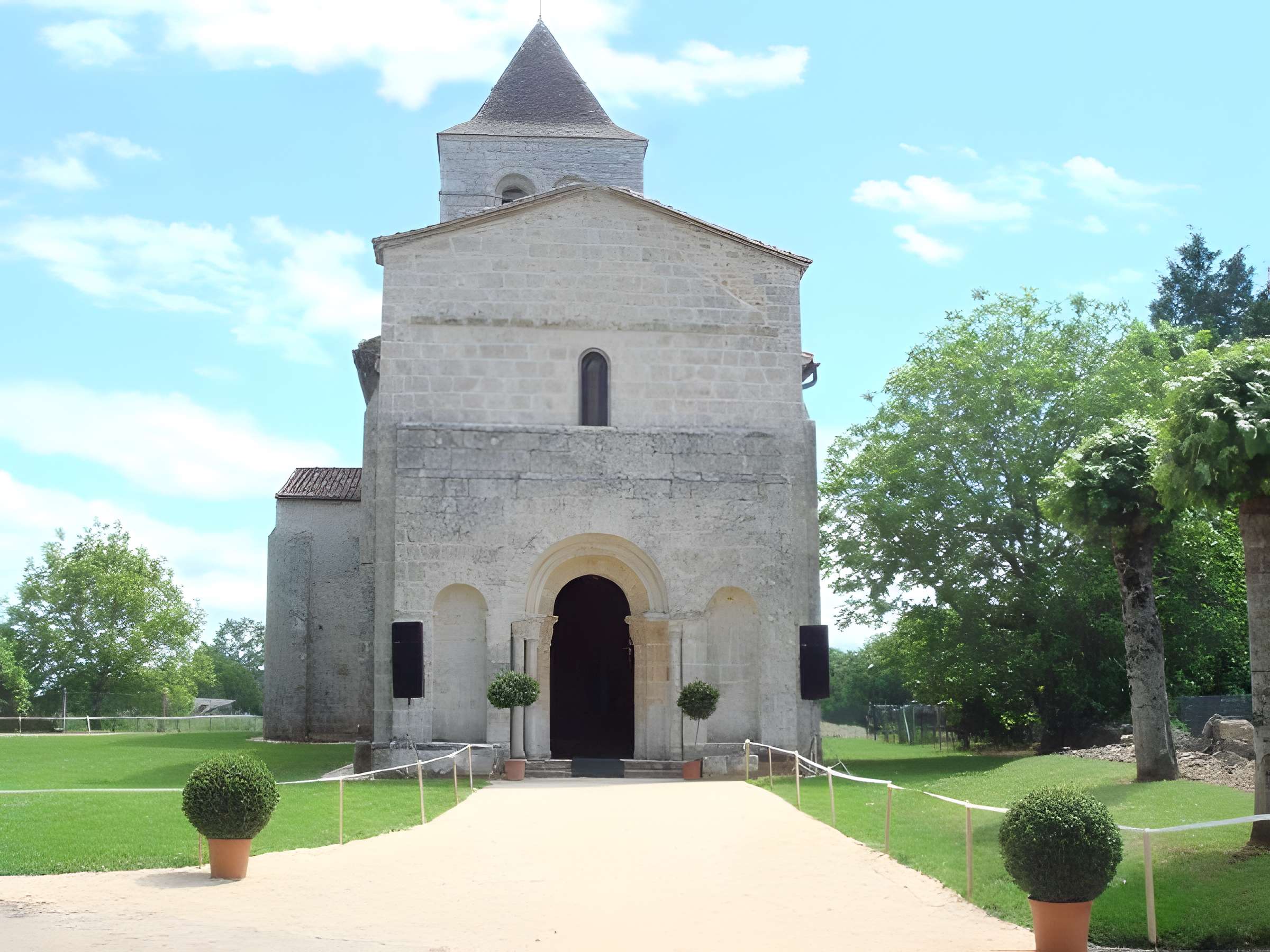 Église Saint-Robert de la Chapelle-Saint-Robert