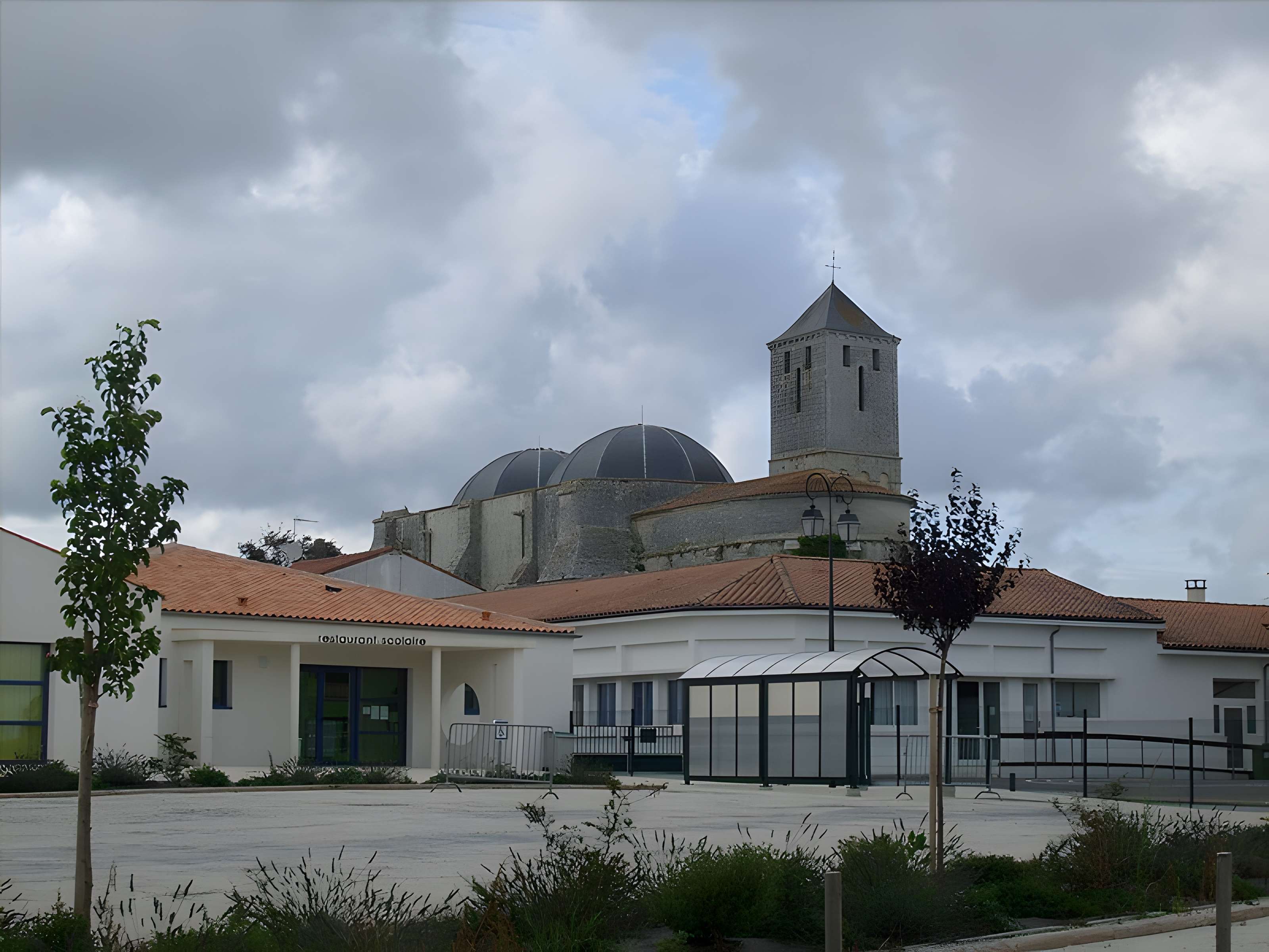 Église Saint-Romain de Saint-Romain-de-Benet