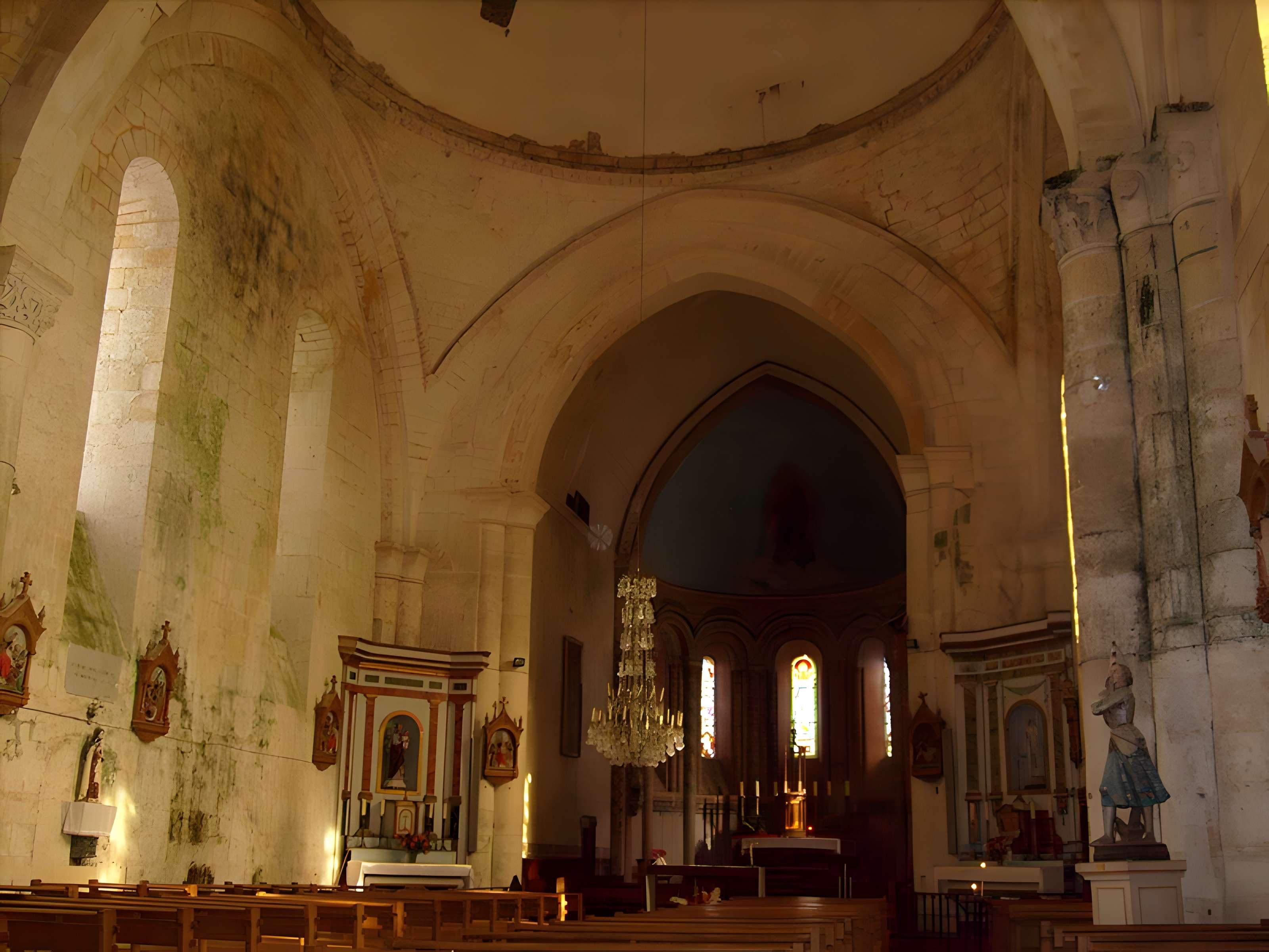 Église Saint-Romain de Saint-Romain-de-Benet