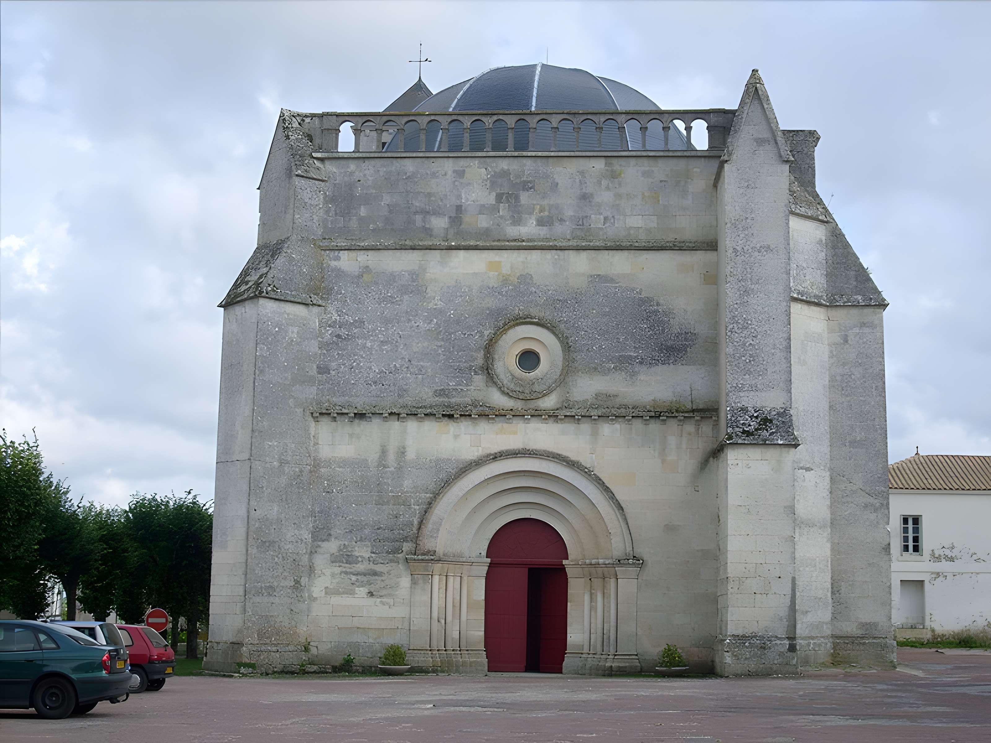 Église Saint-Romain de Saint-Romain-de-Benet
