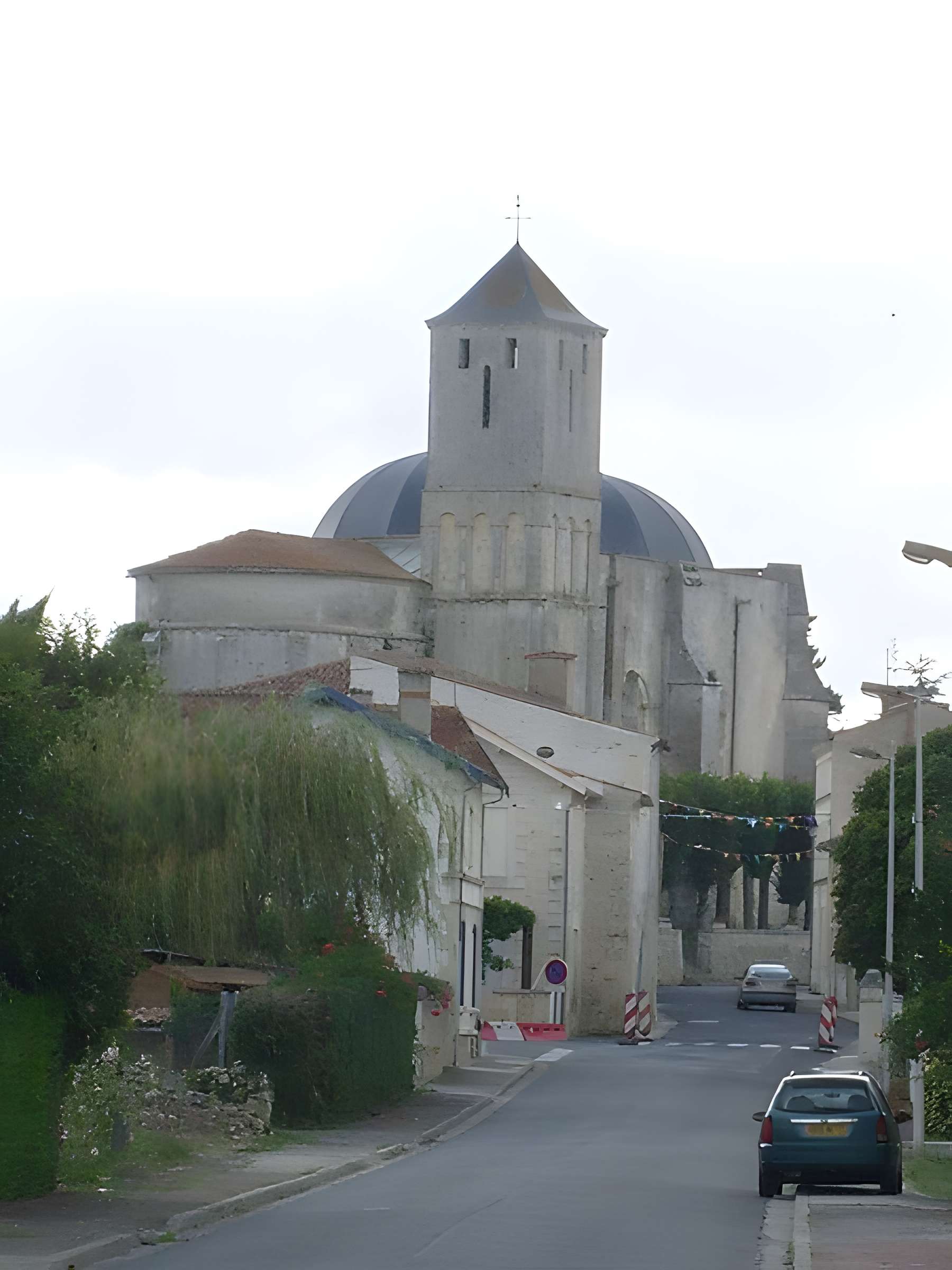 Église Saint-Romain de Saint-Romain-de-Benet