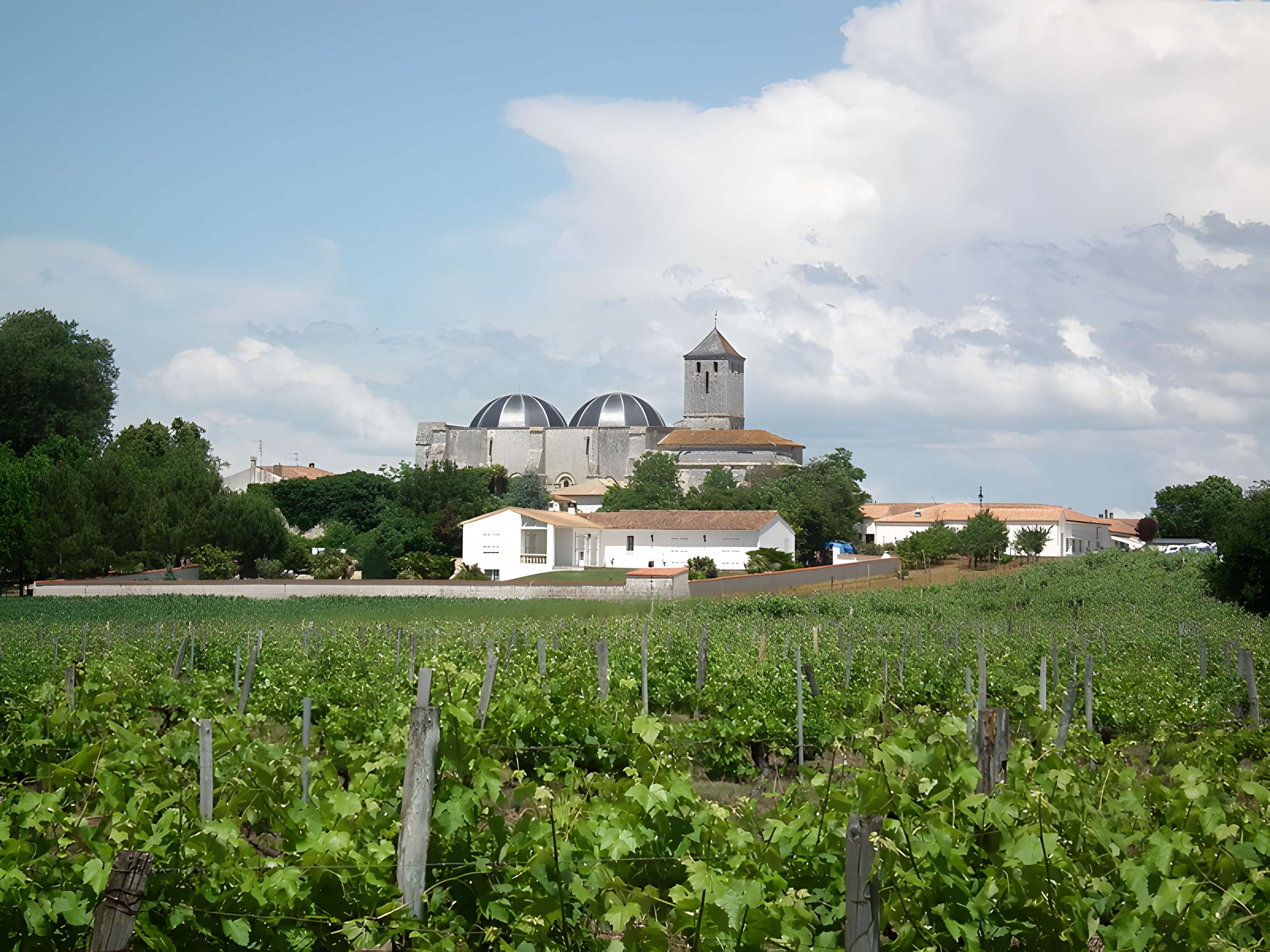 Église Saint-Romain de Saint-Romain-de-Benet
