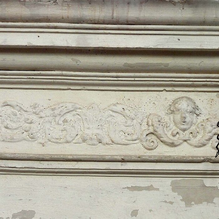 Photo de Église Saint-Romain de Wy-dit-Joli-Village et une croix