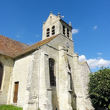 Église Saint-Romain de Wy-dit-Joli-Village et une croix