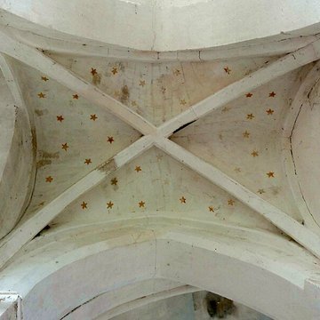 Église Saint-Romain de Wy-dit-Joli-Village et une croix