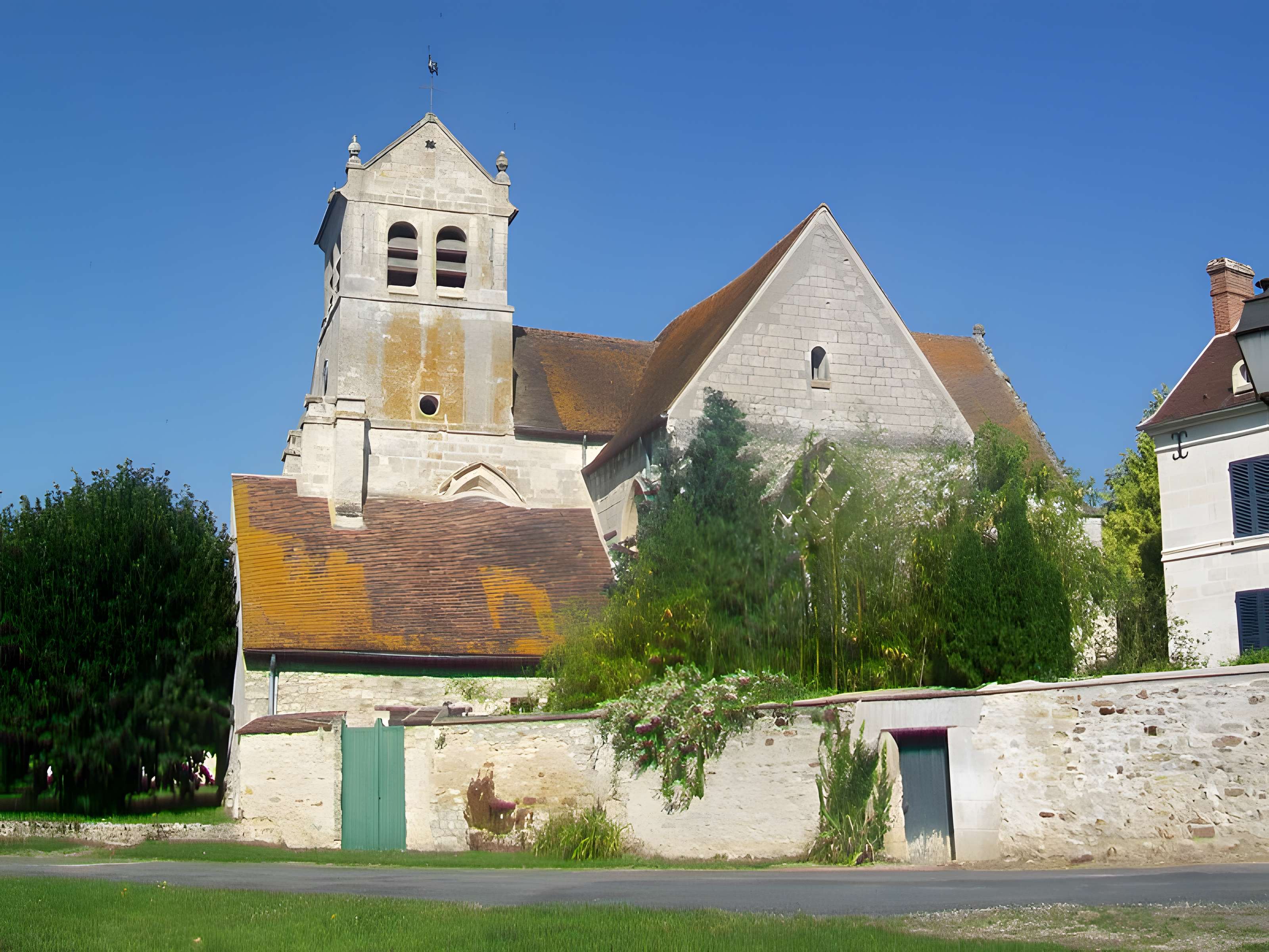 Église Saint-Romain de Wy-dit-Joli-Village et une croix