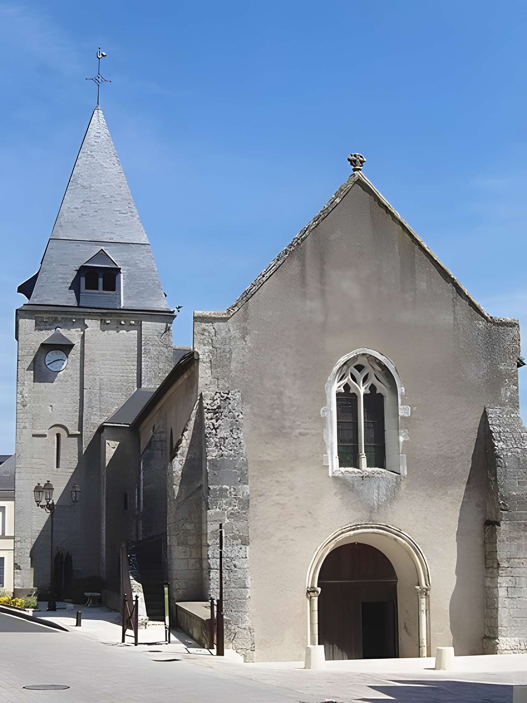 Église Saint-Saturnin de Limeray 