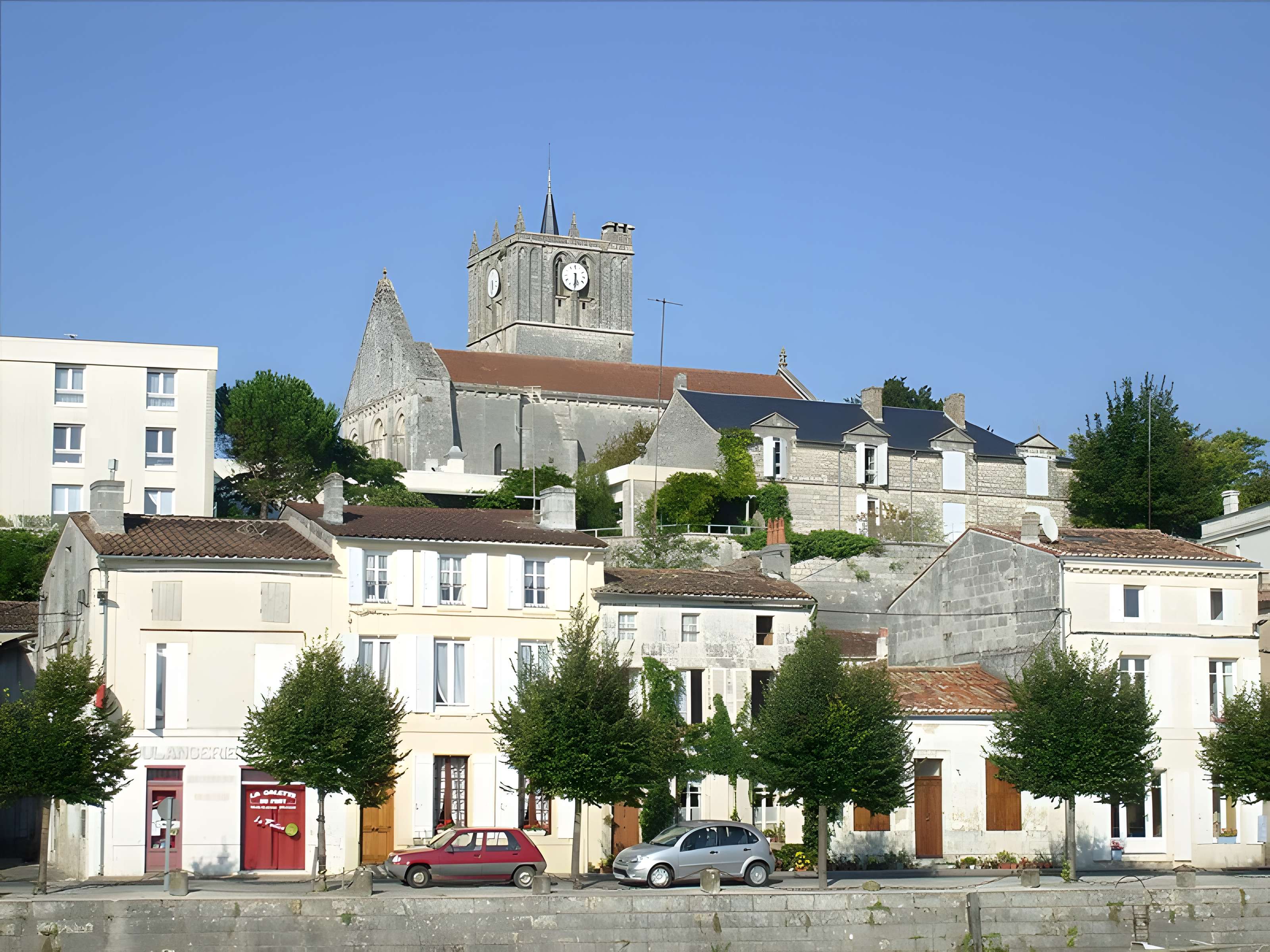 Église Saint-Savinien de Saint-Savinien