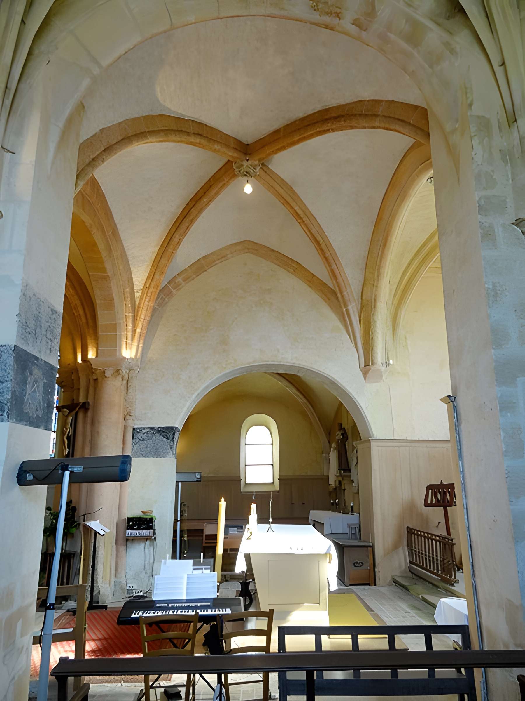 Église Saint-Séverin d'Oinville-sur-Montcient