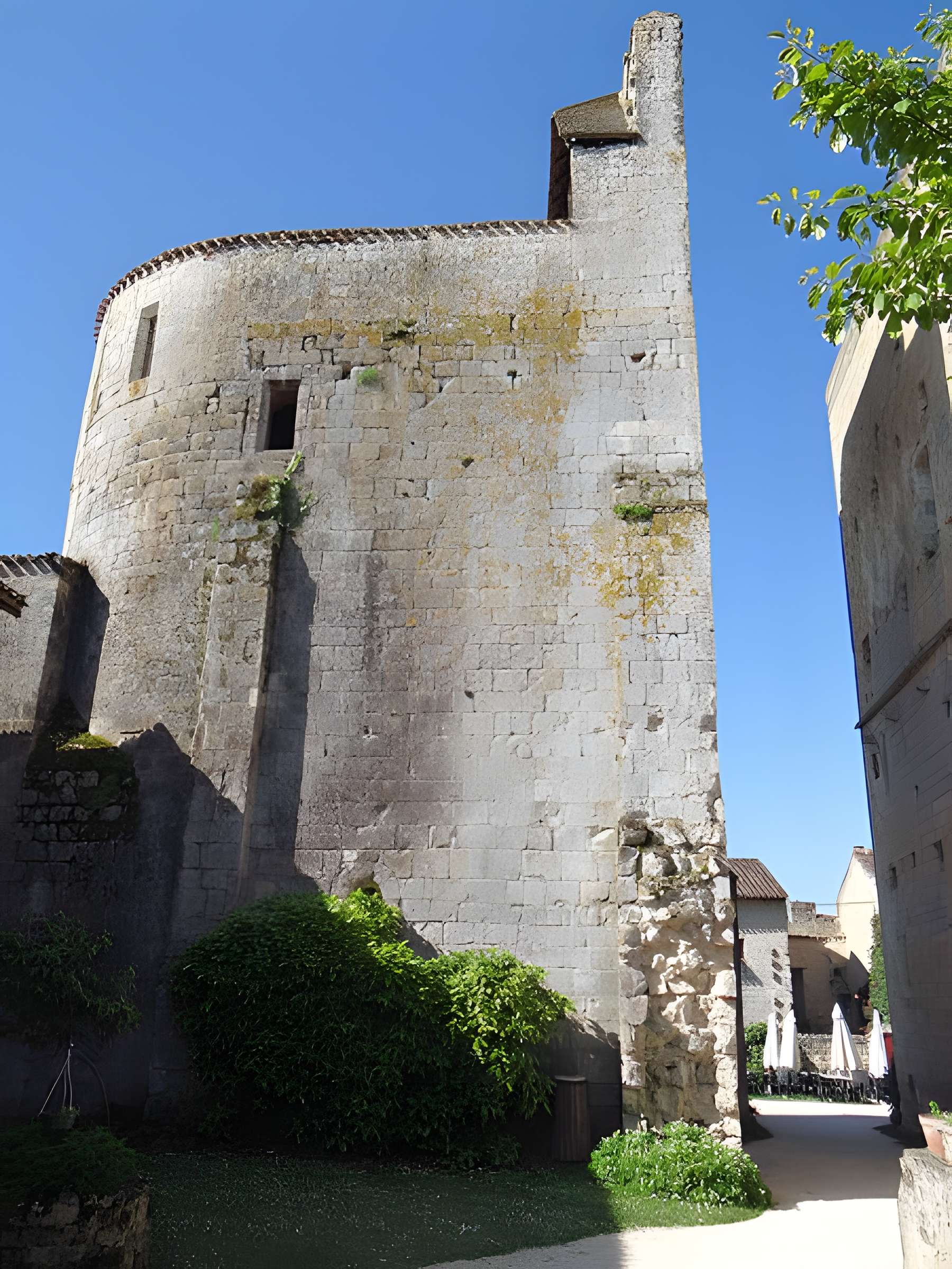 Église Saint-Sigismond de Larressingle 