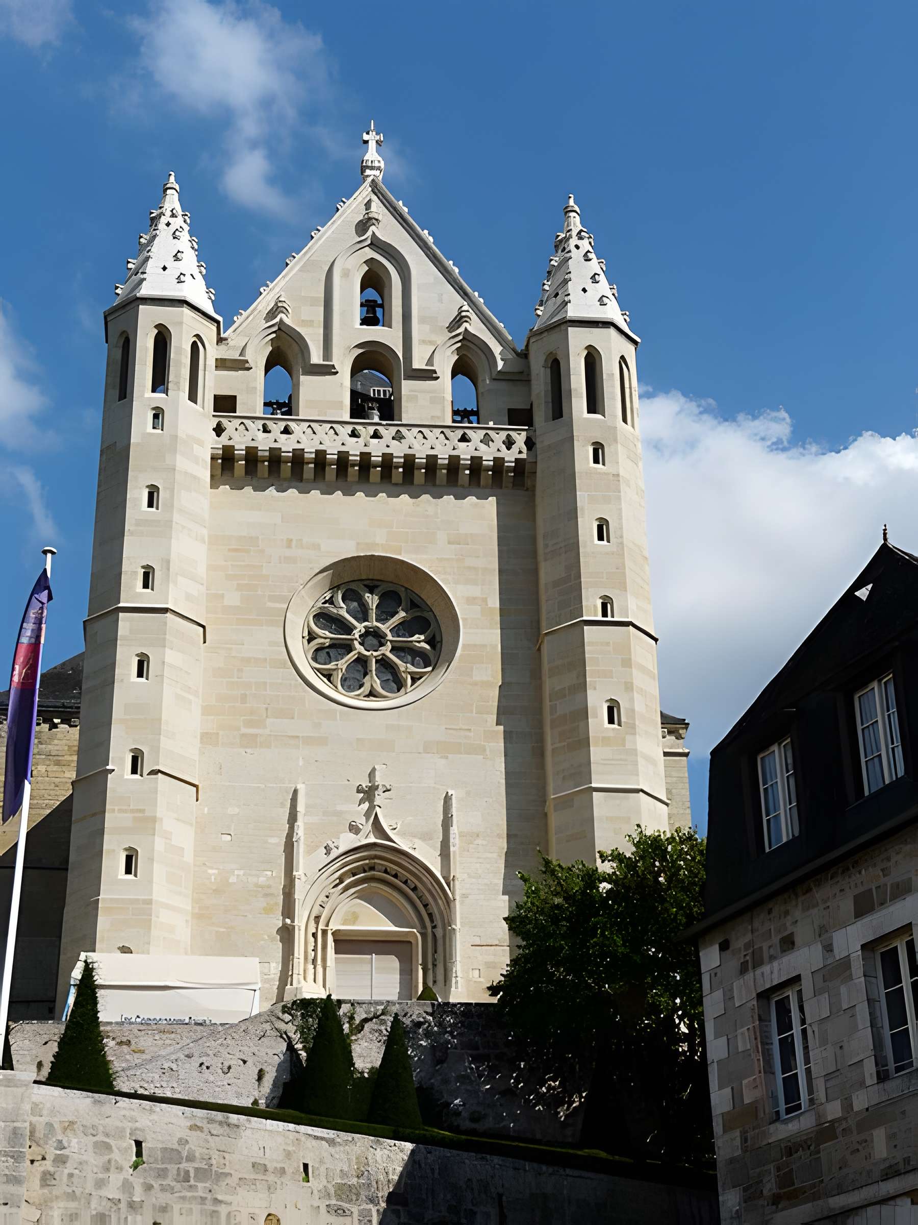 Église Saint-Sour de Terrasson-Lavilledieu