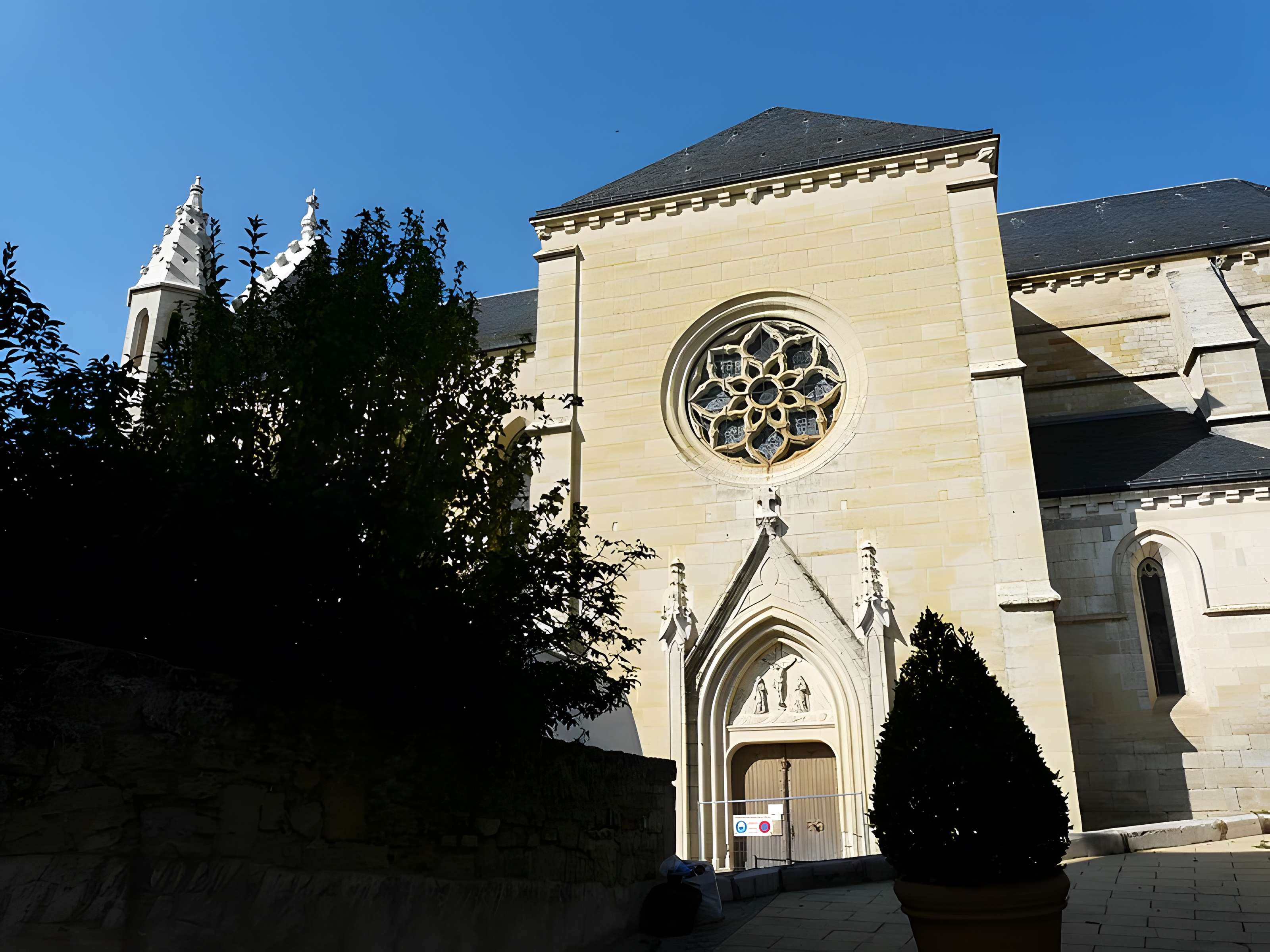 Église Saint-Sour de Terrasson-Lavilledieu