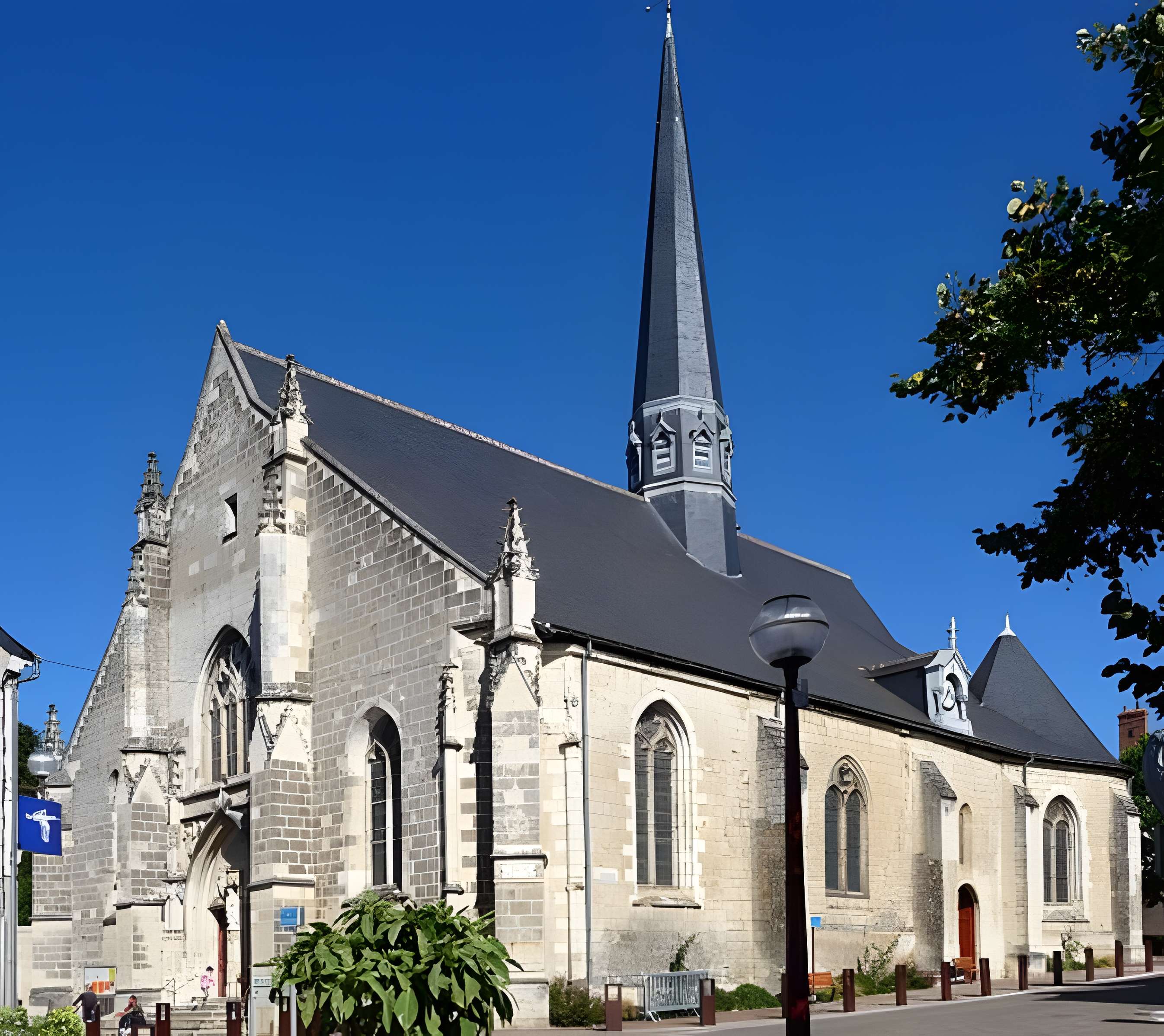 Église Saint-Symphorien de Fondettes