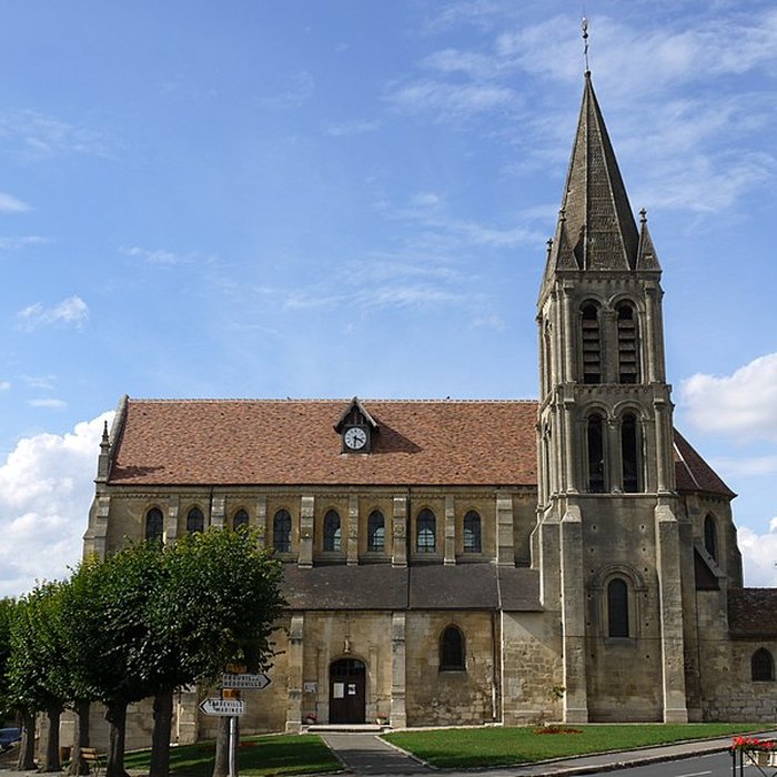 Photo de Église Saint-Symphorien de Nesles-la-Vallée et croix