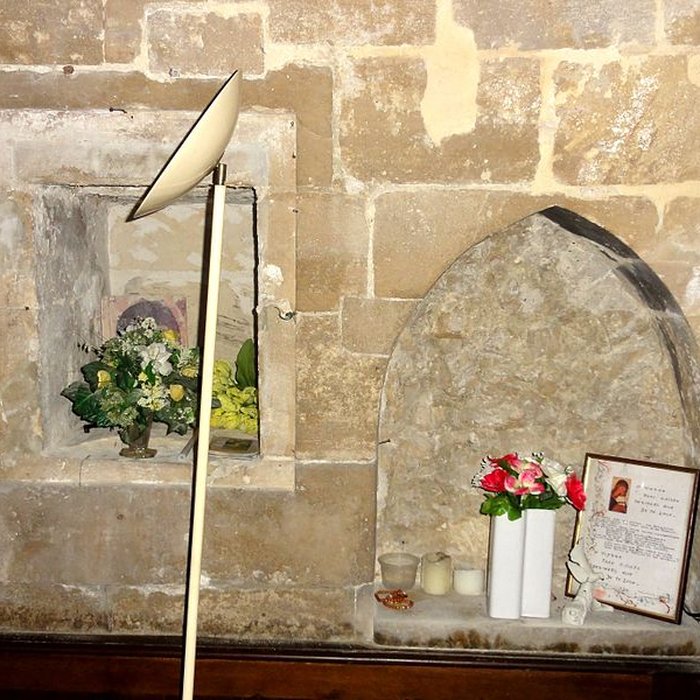 Photo de Église Saint-Symphorien de Nesles-la-Vallée et croix