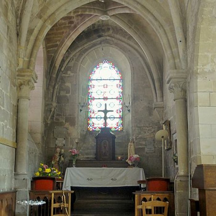 Photo de Église Saint-Symphorien de Nesles-la-Vallée et croix