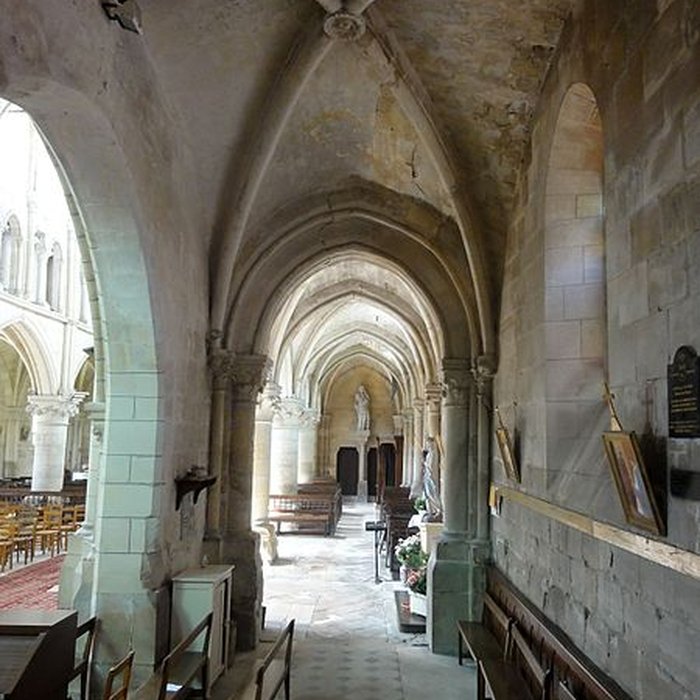 Photo de Église Saint-Symphorien de Nesles-la-Vallée et croix