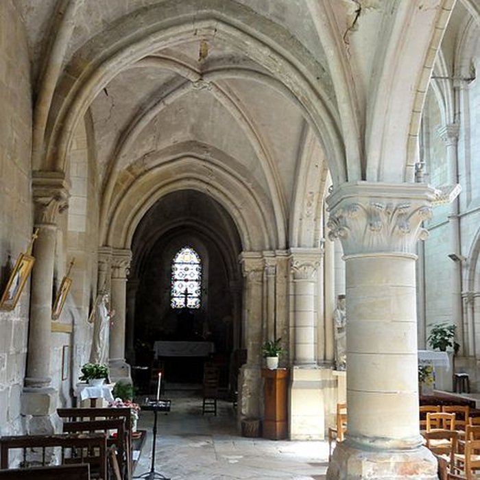 Photo de Église Saint-Symphorien de Nesles-la-Vallée et croix