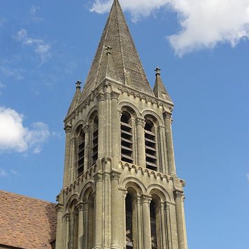 Église Saint-Symphorien de Nesles-la-Vallée et croix