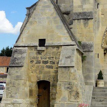 Église Saint-Symphorien de Nesles-la-Vallée et croix