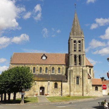 Église Saint-Symphorien de Nesles-la-Vallée et croix