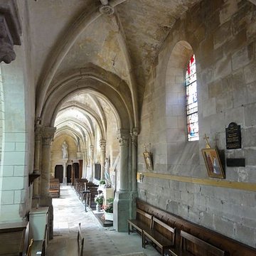 Église Saint-Symphorien de Nesles-la-Vallée et croix