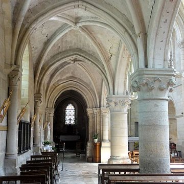 Église Saint-Symphorien de Nesles-la-Vallée et croix