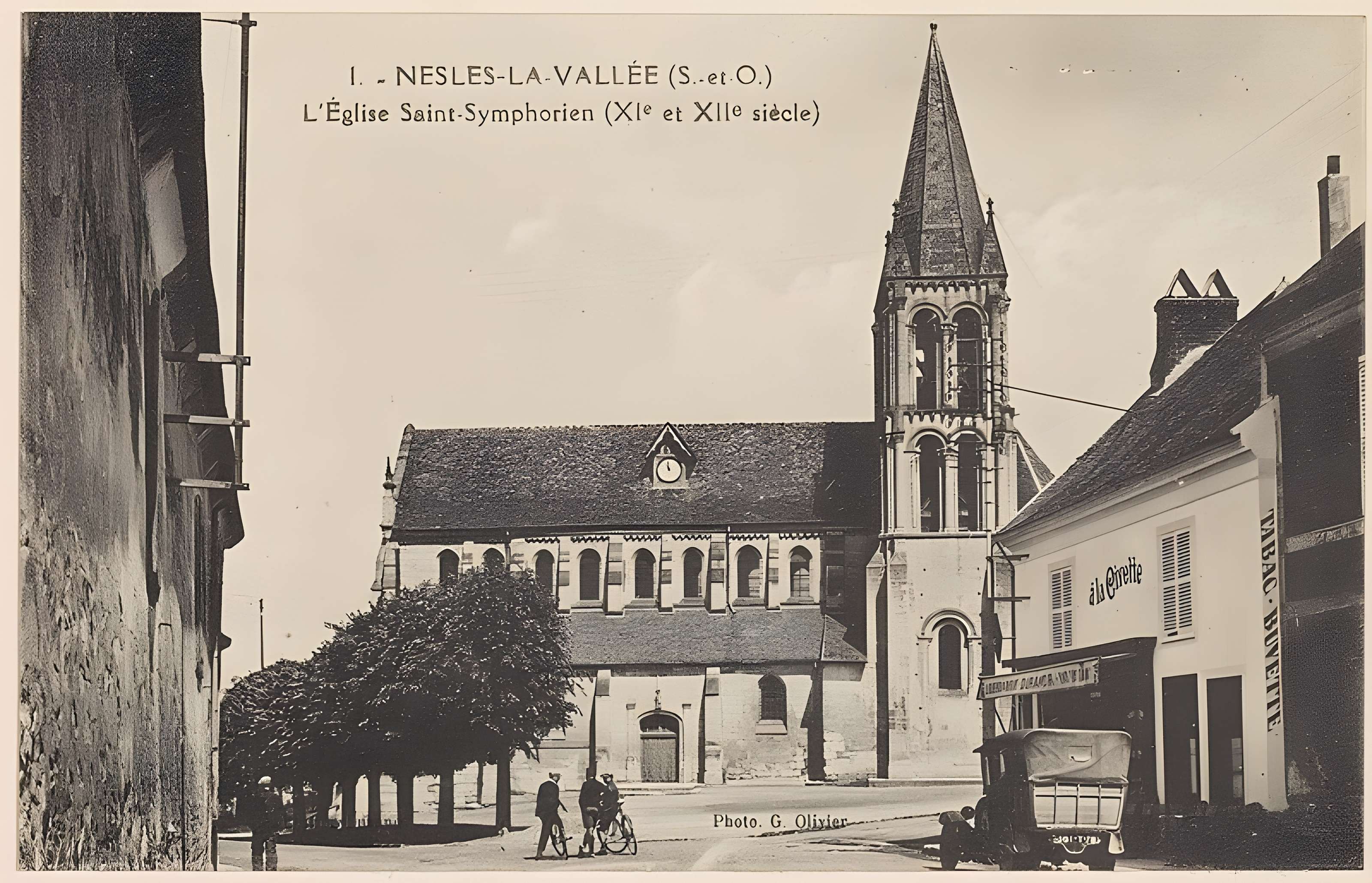 Église Saint-Symphorien de Nesles-la-Vallée et croix