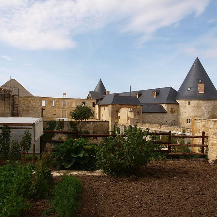 Photo de Ferme fortifiée de Charbogne