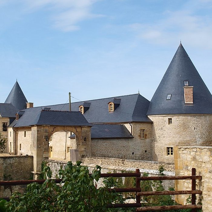 Photo de Ferme fortifiée de Charbogne