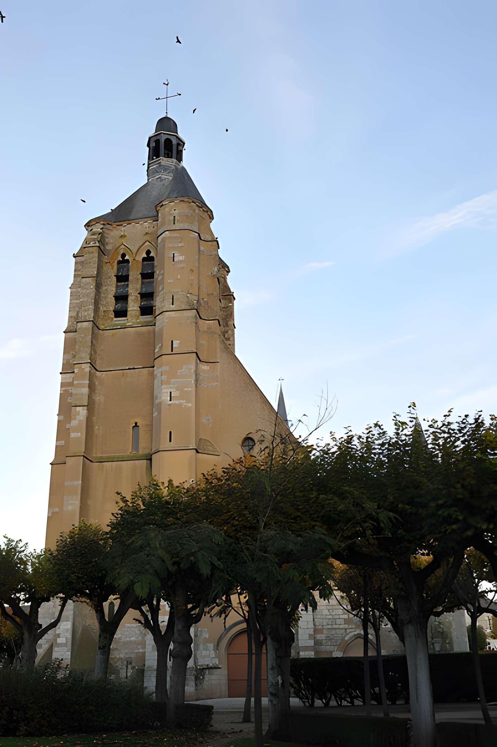 Église Saint-Symphorien de Neuville-aux-Bois