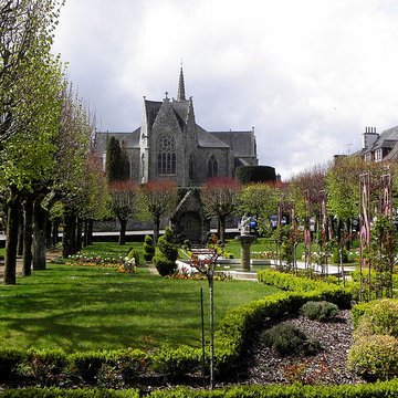 Église Saint-Ténénan de Guerlesquin