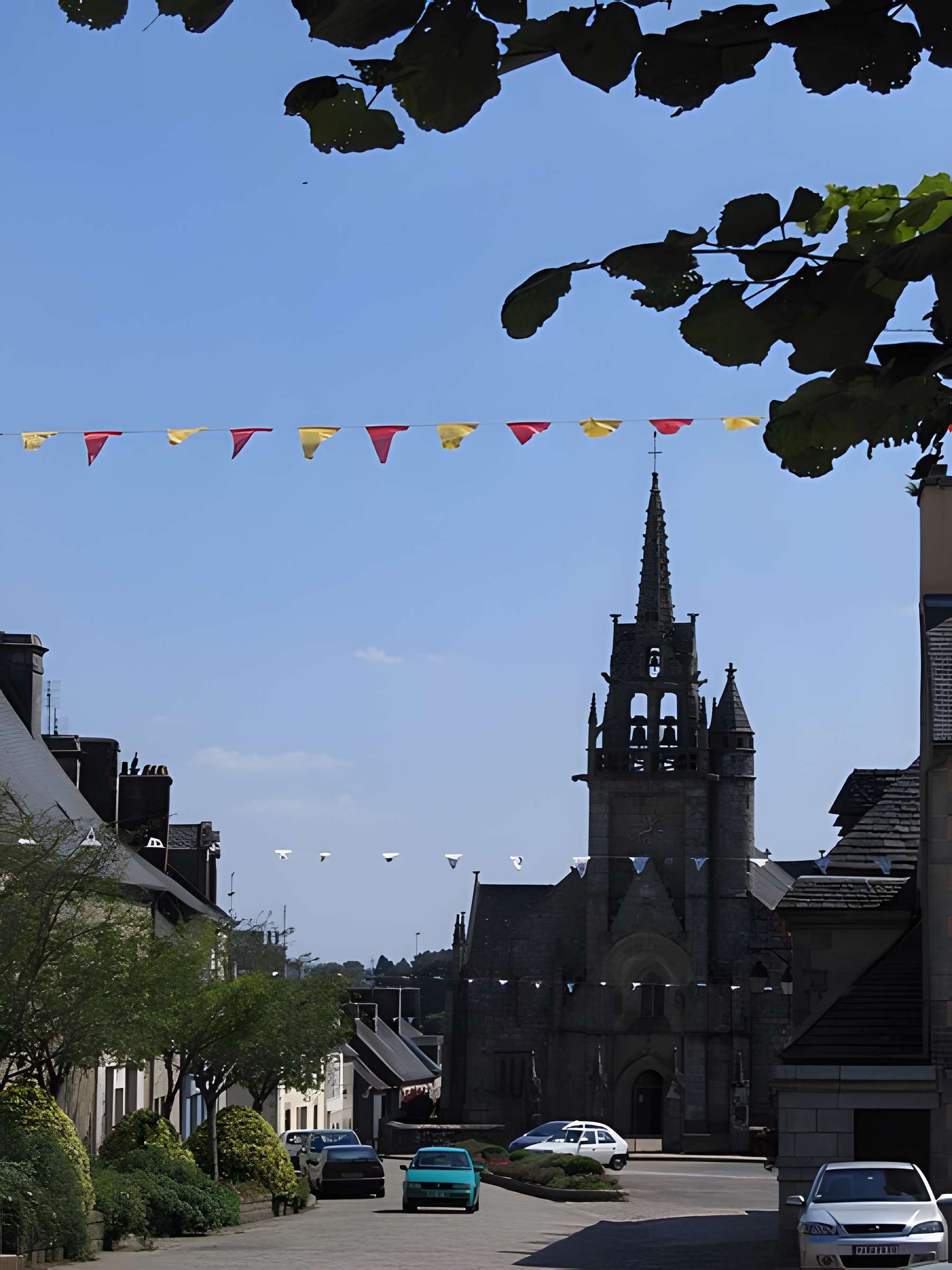 Église Saint-Ténénan de Guerlesquin