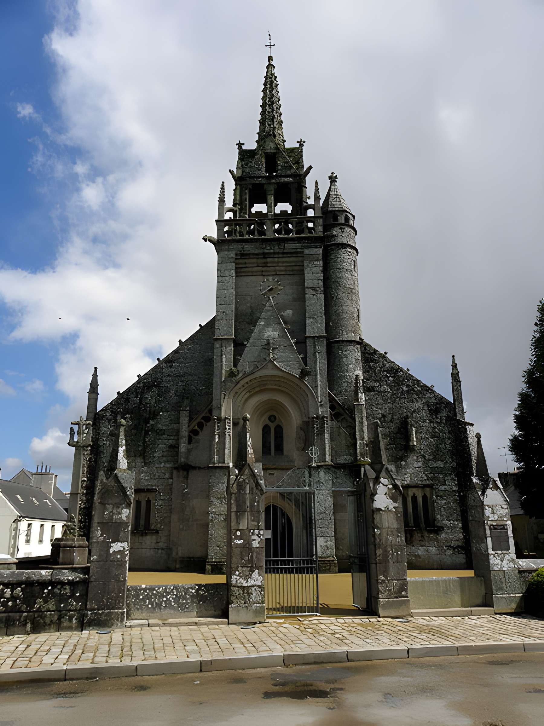 Église Saint-Ténénan de Guerlesquin
