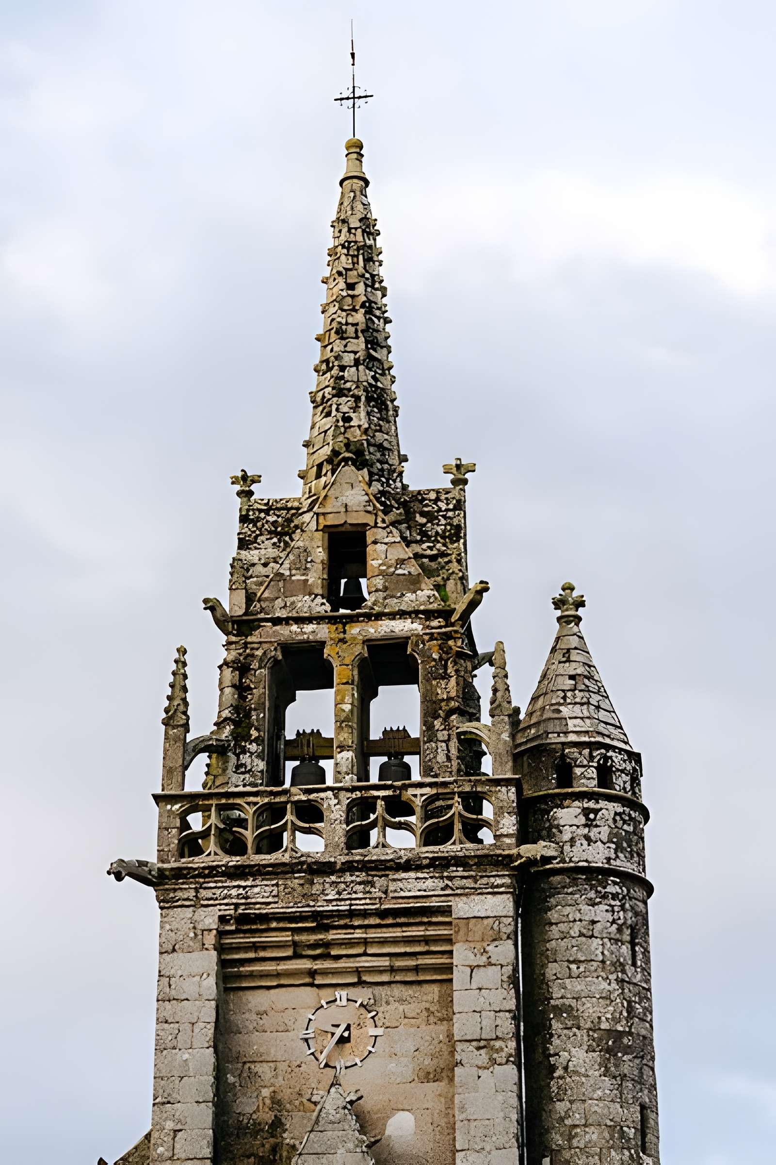 Église Saint-Ténénan de Guerlesquin