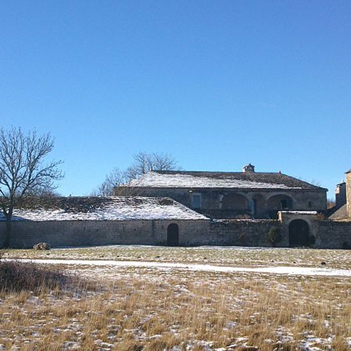 Photo de Ferme fortifiée des Brouzes à Saint-Georges-de-Luzençon
